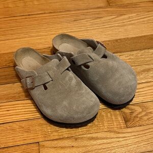 Birkenstock Clogs - Tan